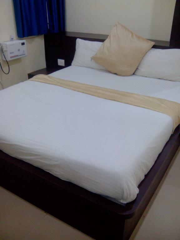 Hotel R K International Лакнау Стая снимка