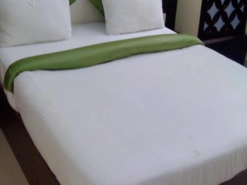 Hotel R K International Лакнау Екстериор снимка